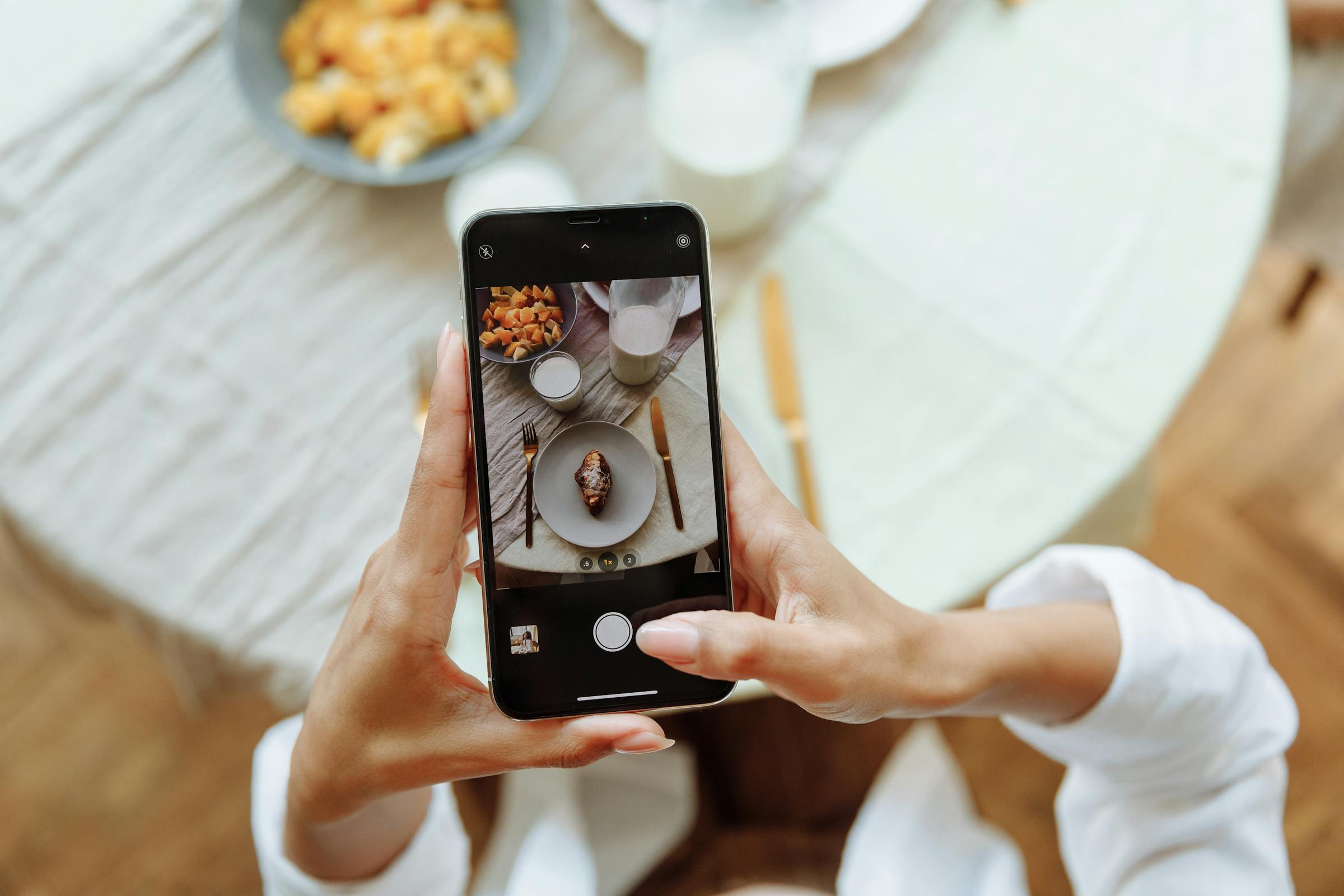 Capturing content on a phone
